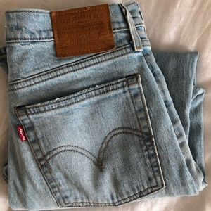 Levi’s Wedgie Straight Jean